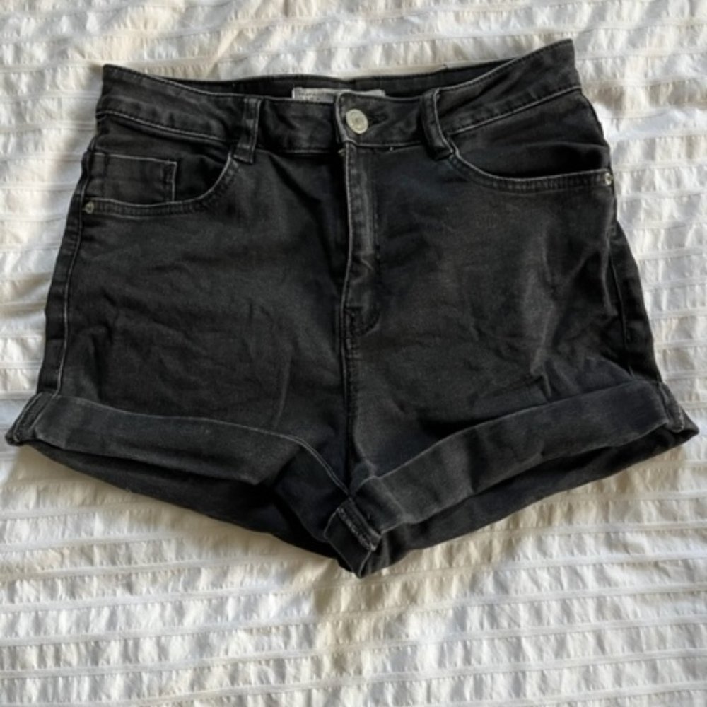 High-waisted black denim short shorts